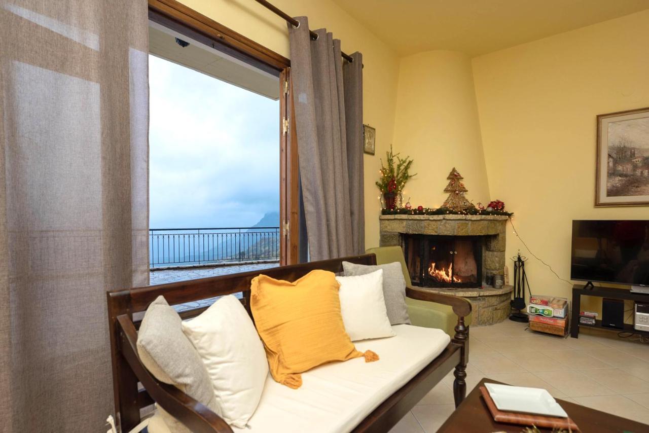 Meli Apartments Arachova Luaran gambar